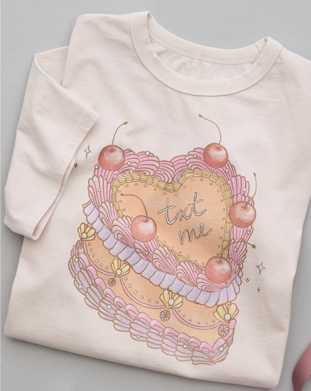 American Eagle Oversized Valentine's Day Graphic T-Shirt Cupcake "TXT ME" pink M